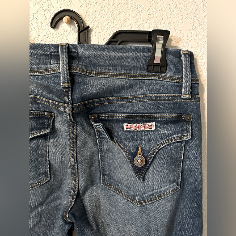 HUDSON Jeans Beth Baby Boot Cut med wash denim pants size 26